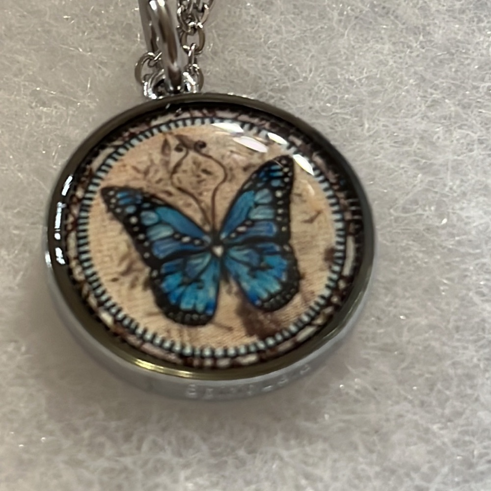 New Spirit Lala blue butterfly pendant